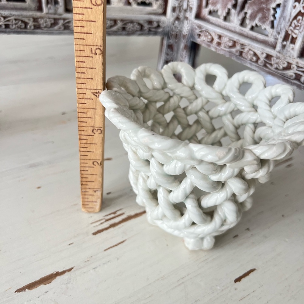 Elegant White Ceramic Woven Vase - Picture 6 of 6